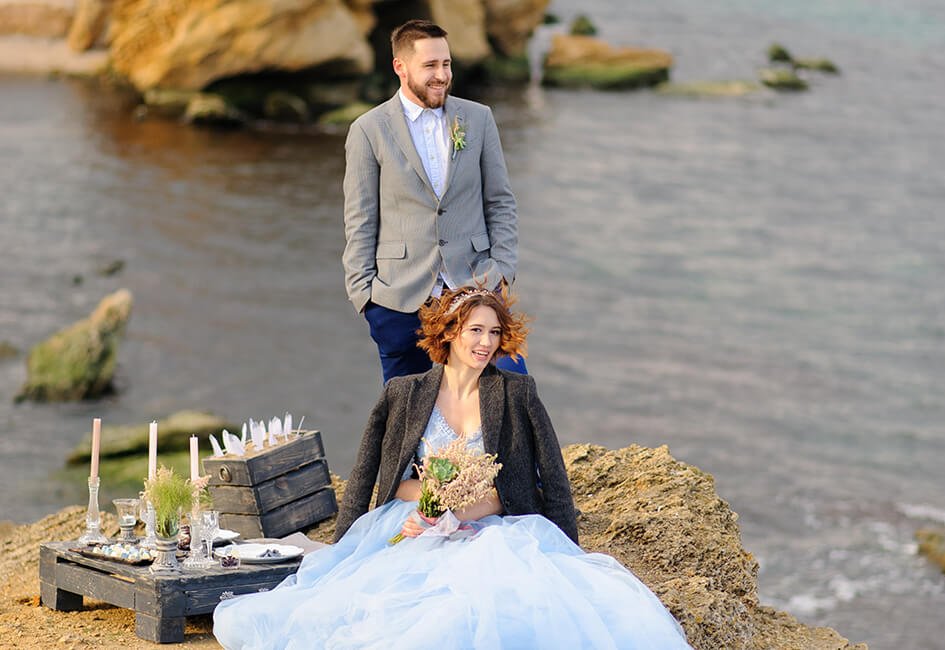 wedding-photo-session-of-a-couple-on-the-seashore-2021-09-01-01-22-24-utc.jpeg