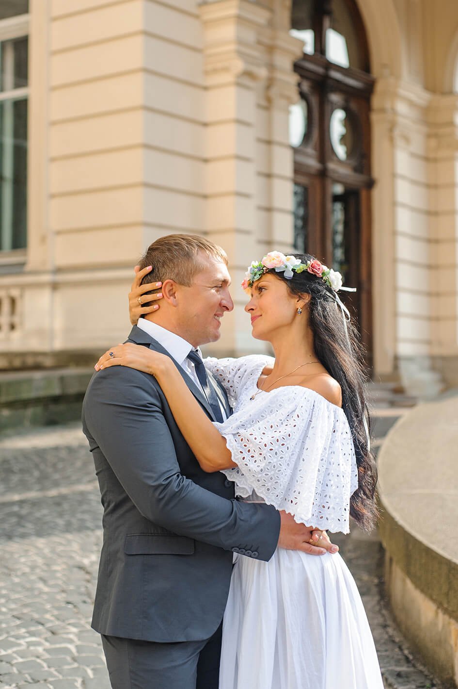 wedding-photo-session-on-the-background-of-the-old-2021-09-02-00-28-46-utc.jpeg
